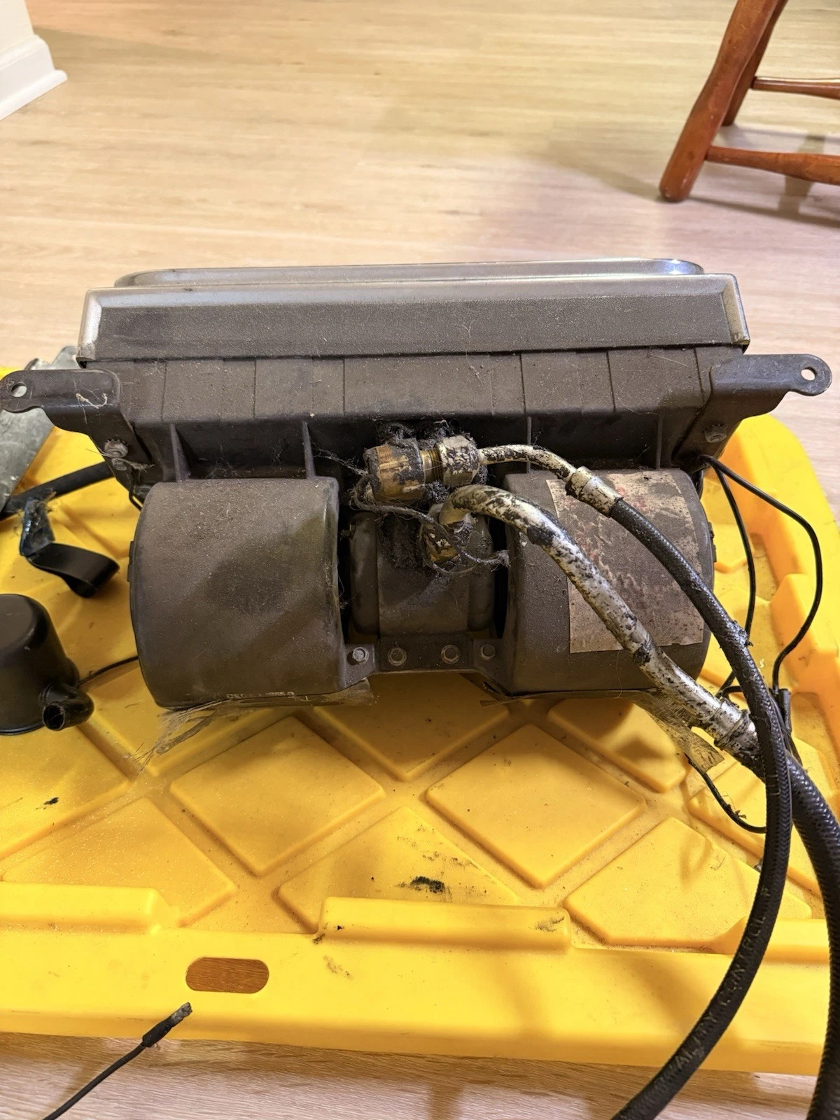 1964–1966 Ford Mustang A/C Compressor & Underdash Unit With Brackets Original OEM C3DA-2875-A - Image 3