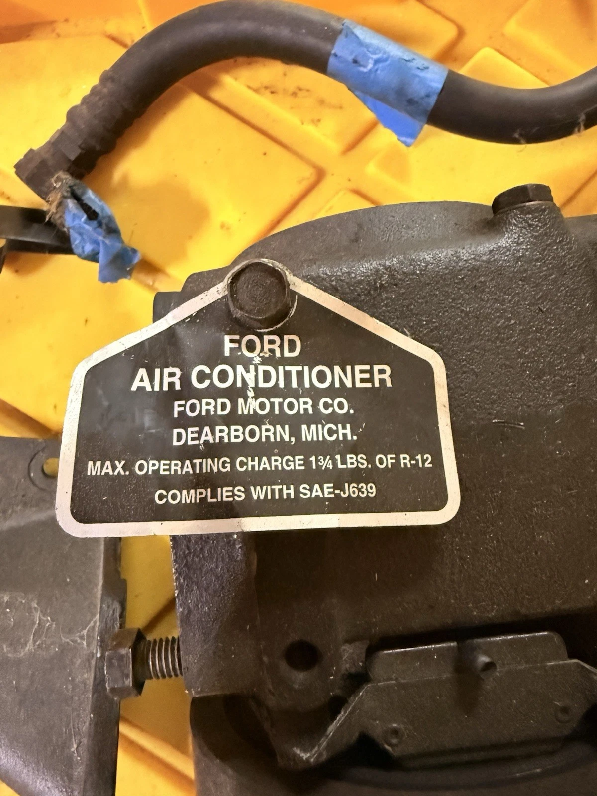 1964–1966 Ford Mustang A/C Compressor & Underdash Unit With Brackets Original OEM C3DA-2875-A - Image 5